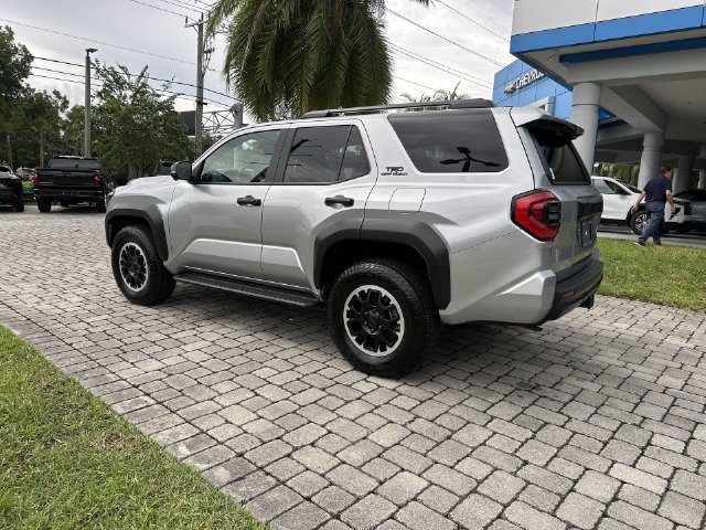 Used 2025 Toyota 4Runner TRD Off-Road Premium AWD/4WD image 33