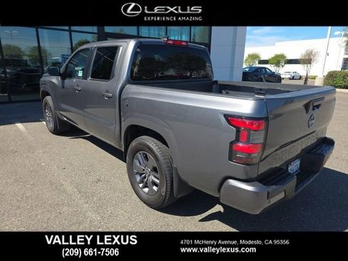 Used 2025 Nissan Frontier SV image 5