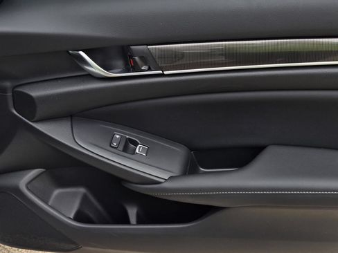 Used 2022 Honda Accord Sport image 9