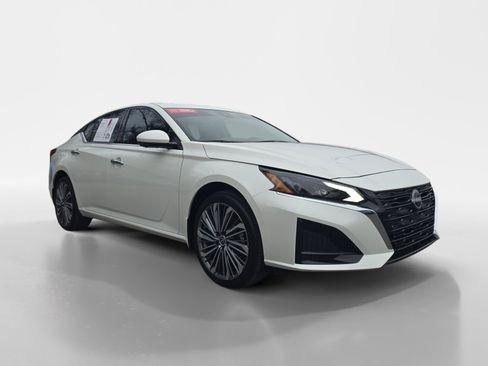 Certified 2025 Nissan Altima 2.5 SL image 7