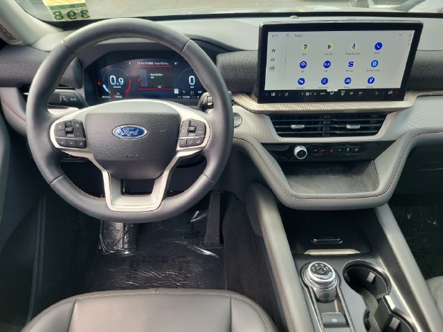 Used 2025 Ford Explorer Active w/ Active Comfort Package RWD image 4