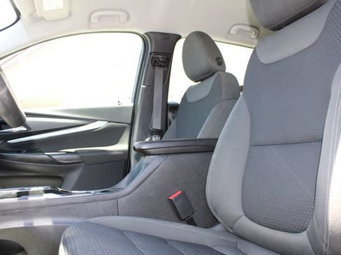 Used 2023 Chevrolet Bolt EUV LT FWD image 9