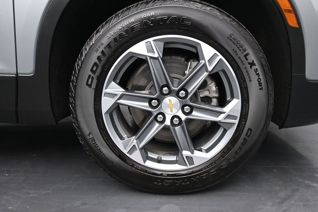 Used 2025 Chevrolet Blazer LT FWD image 10