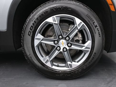 Used 2025 Chevrolet Blazer LT FWD image 10