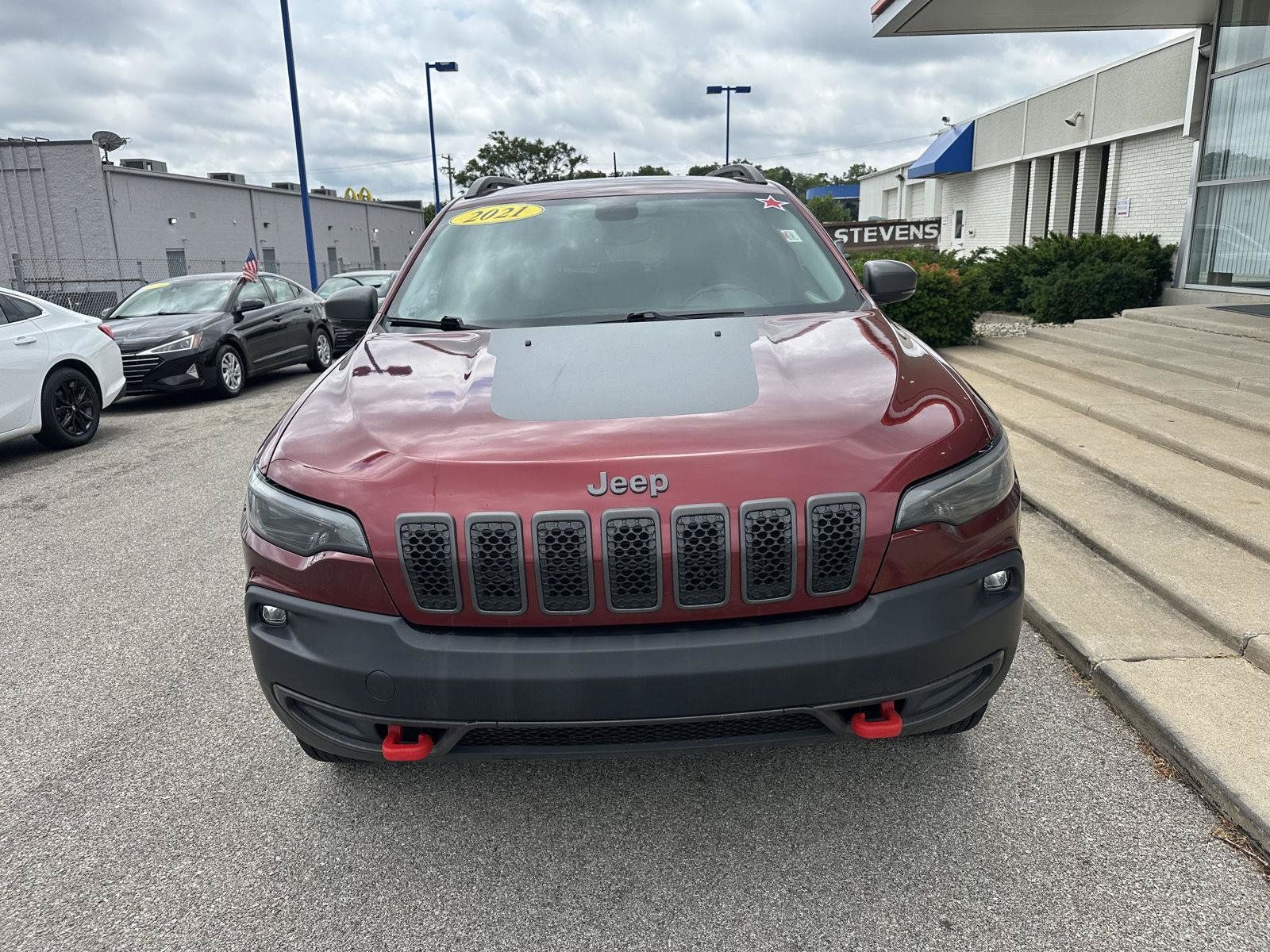 Used 2021 Jeep Cherokee Trailhawk w/ Comfort & Convenience Group AWD/4WD image 5