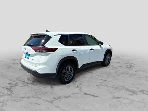 Used 2024 Nissan Rogue S AWD/4WD image 8