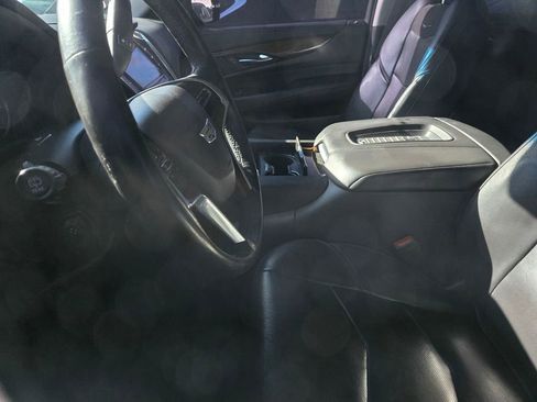 Used 2020 Cadillac Escalade Luxury image 4