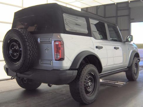 Used 2022 Ford Bronco Black Diamond AWD/4WD image 2