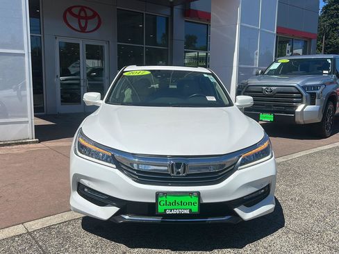 Used 2017 Honda Accord Touring image 7