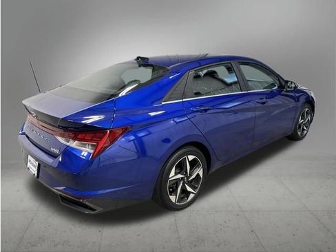 Used 2023 Hyundai Elantra Limited FWD image 5