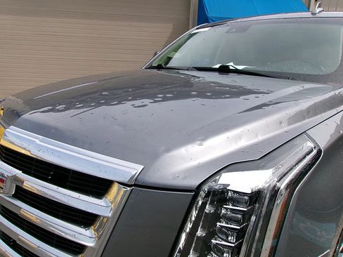 Used 2019 Cadillac Escalade Luxury AWD/4WD image 7