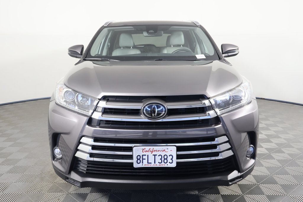 Used 2018 Toyota Highlander Limited FWD image 2