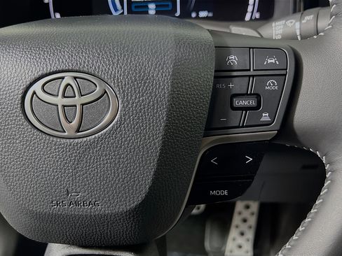 Used 2026 Toyota Camry SE w/ Multimedia Upgrade Package FWD image 20