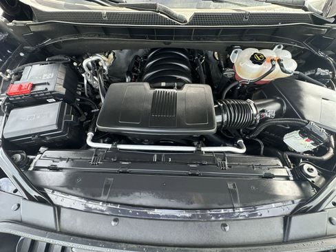 Used 2025 Chevrolet Suburban Premier RWD image 70
