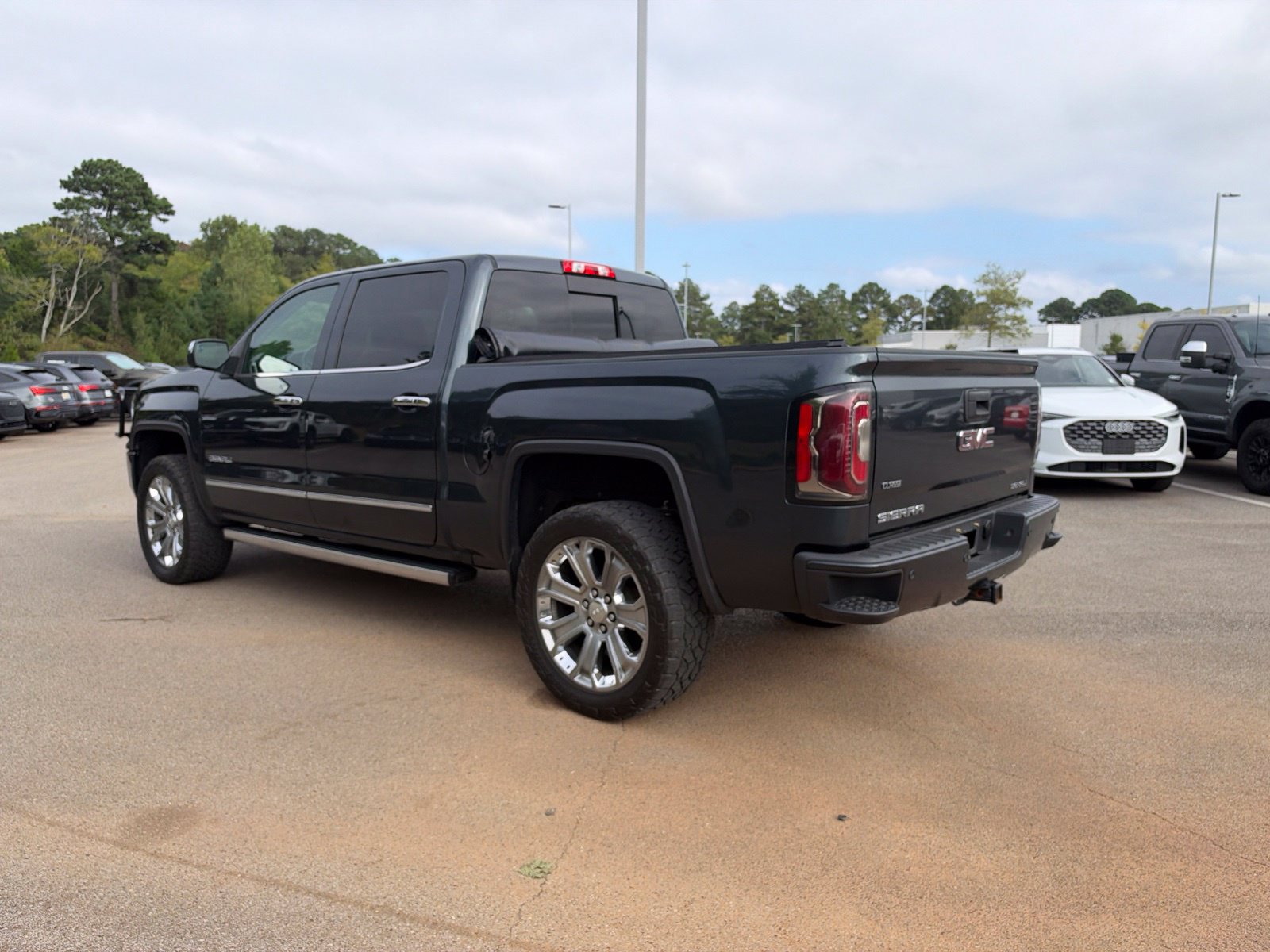 Used 2018 GMC Sierra 1500 Denali w/ Denali Ultimate Package AWD/4WD image 9