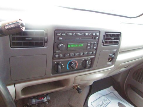 Used 2001 Ford F550 Crew Cab 176 WB XLT 4WD image 15