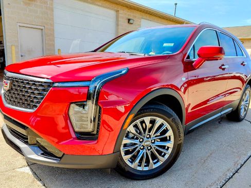 Used 2024 Cadillac XT4 Premium Luxury w/ Active Safety Package FWD image 1