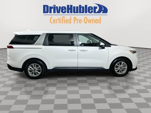 Used 2024 Kia Carnival LX image 9