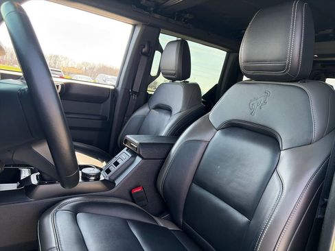 Used 2025 Ford Bronco Outer Banks image 17