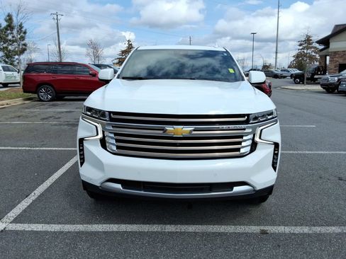 Certified 2024 Chevrolet Suburban High Country image 2