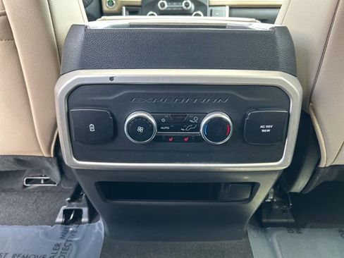 Used 2024 Ford Expedition Limited AWD/4WD image 16