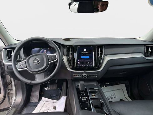 Certified 2025 Volvo XC60 B5 Core AWD/4WD image 15