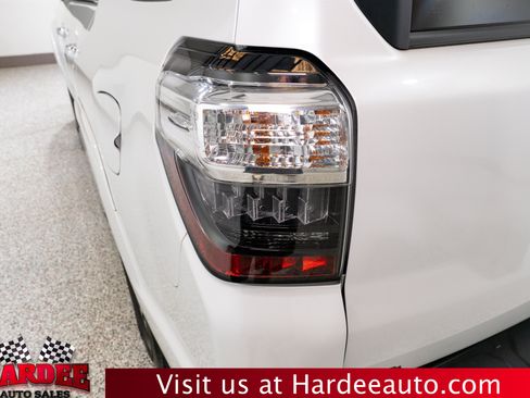 Used 2024 Toyota 4Runner Limited AWD/4WD image 9