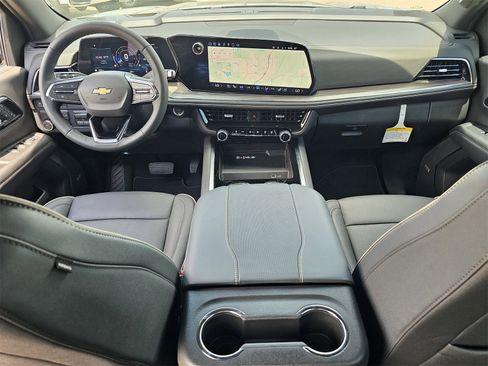 New 2025 Chevrolet Suburban Premier w/ Sun And Tow Package image 8