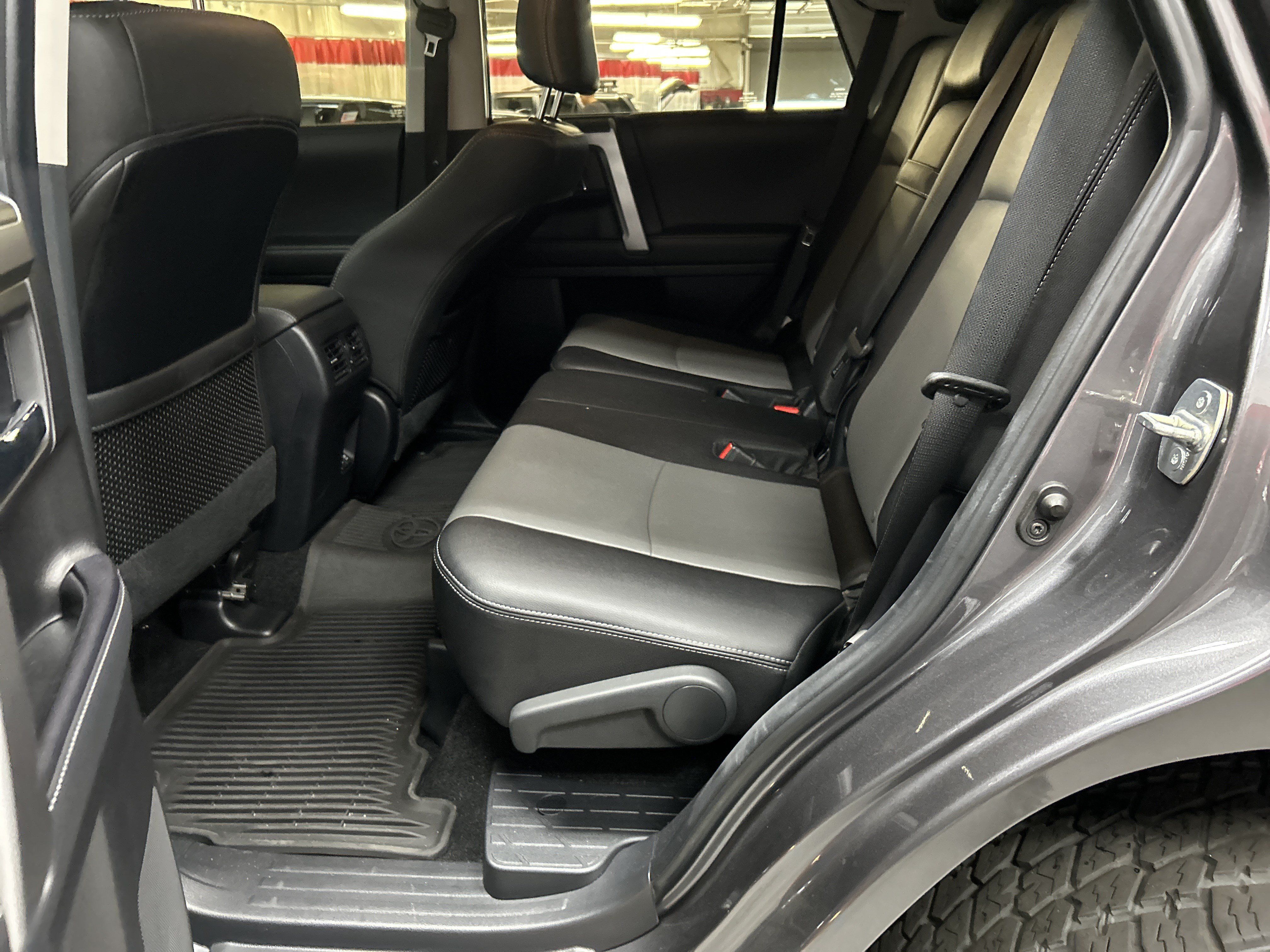 Used 2022 Toyota 4Runner SR5 Premium w/ Moonroof Package AWD/4WD image 7