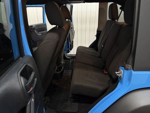 Used 2018 Jeep Wrangler Unlimited Sport S AWD/4WD image 40
