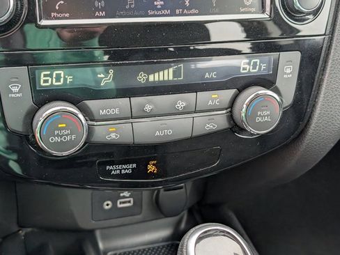 Used 2022 Nissan Rogue Sport SV w/ Technology Package image 27