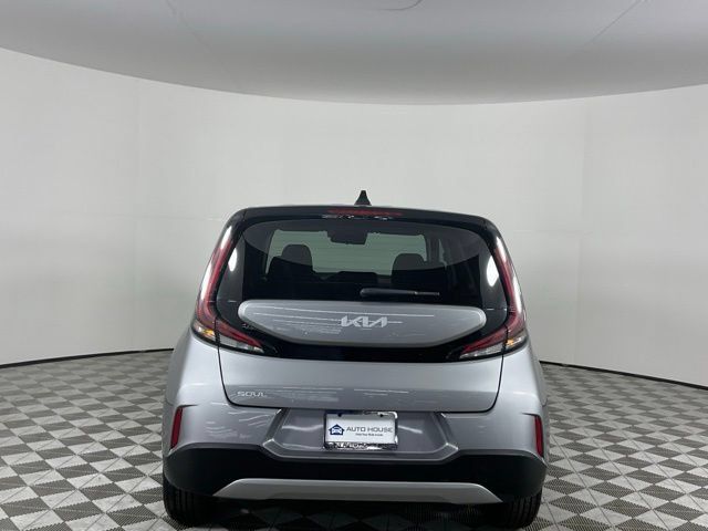 Used 2025 Kia Soul LX w/ LX Technology Package FWD image 6