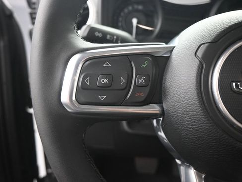 Used 2025 Jeep Wrangler Unlimited Sahara AWD/4WD image 12