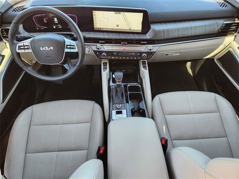 Used 2025 Kia Telluride EX w/ EX Captain's Chair Package image 27