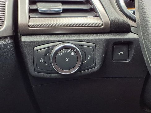 Used 2020 Ford Fusion SE image 27