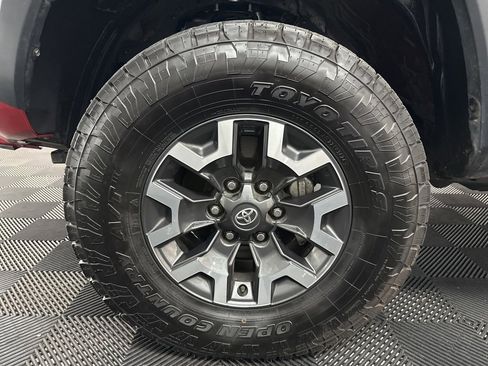 Used 2021 Toyota Tacoma TRD Off-Road image 39