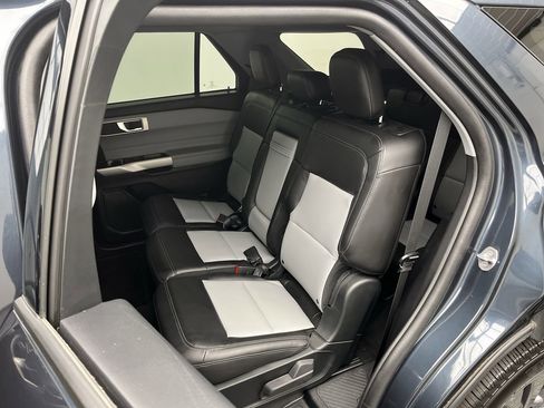 Used 2023 Ford Explorer XLT w/ Equipment Group 202A image 12
