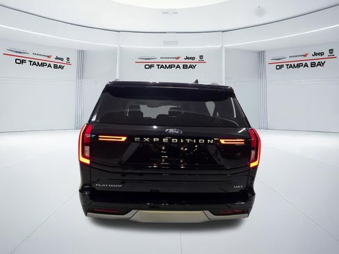 Used 2025 Ford Expedition Max Platinum AWD/4WD image 5