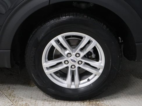 Certified 2023 Ford Explorer XLT image 16