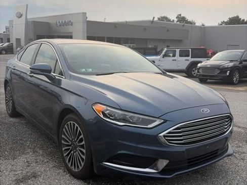 Used 2018 Ford Fusion SE w/ Fusion SE Technology Package FWD image 1