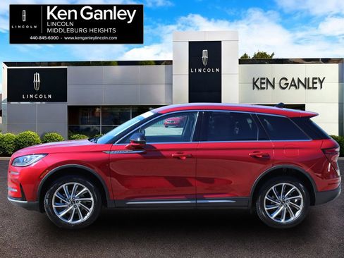 Used 2023 Lincoln Corsair AWD w/ Equipment Group 101A image 4