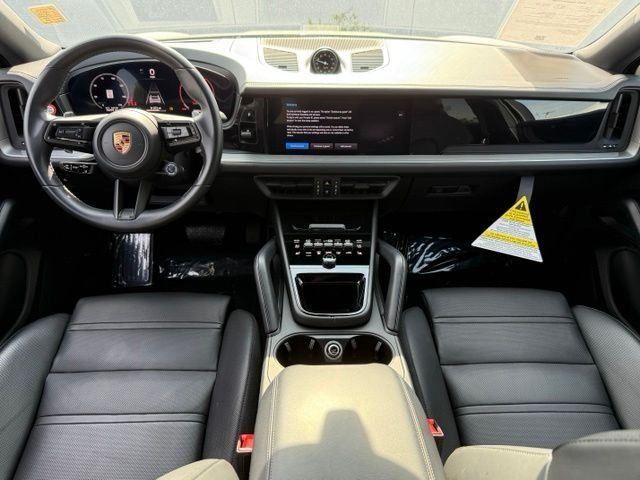 Used 2025 Porsche Cayenne Coupe AWD/4WD image 13