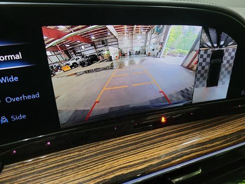 Used 2021 Cadillac Escalade Premium Luxury AWD/4WD image 19