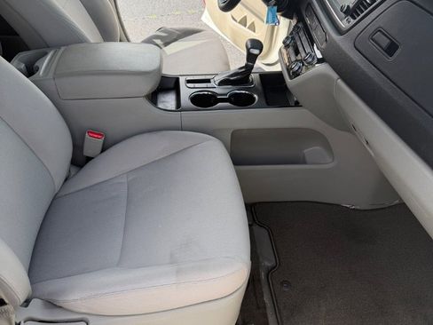Used 2019 Kia Sedona L FWD image 20
