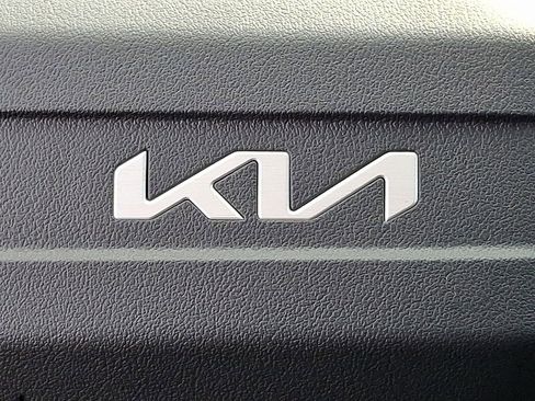 New 2026 Kia Sorento LX FWD image 12