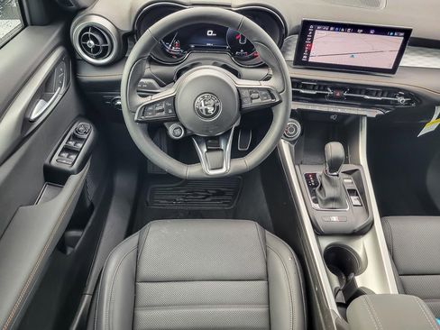 New 2025 Alfa Romeo Tonale w/ Premium Package image 11
