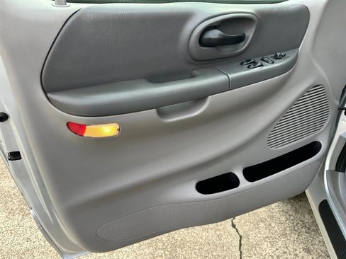 Used 1999 Ford F150 4x4 Regular Cab image 11