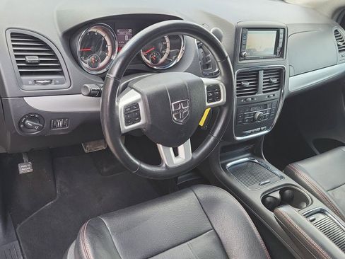 Used 2018 Dodge Grand Caravan GT image 18