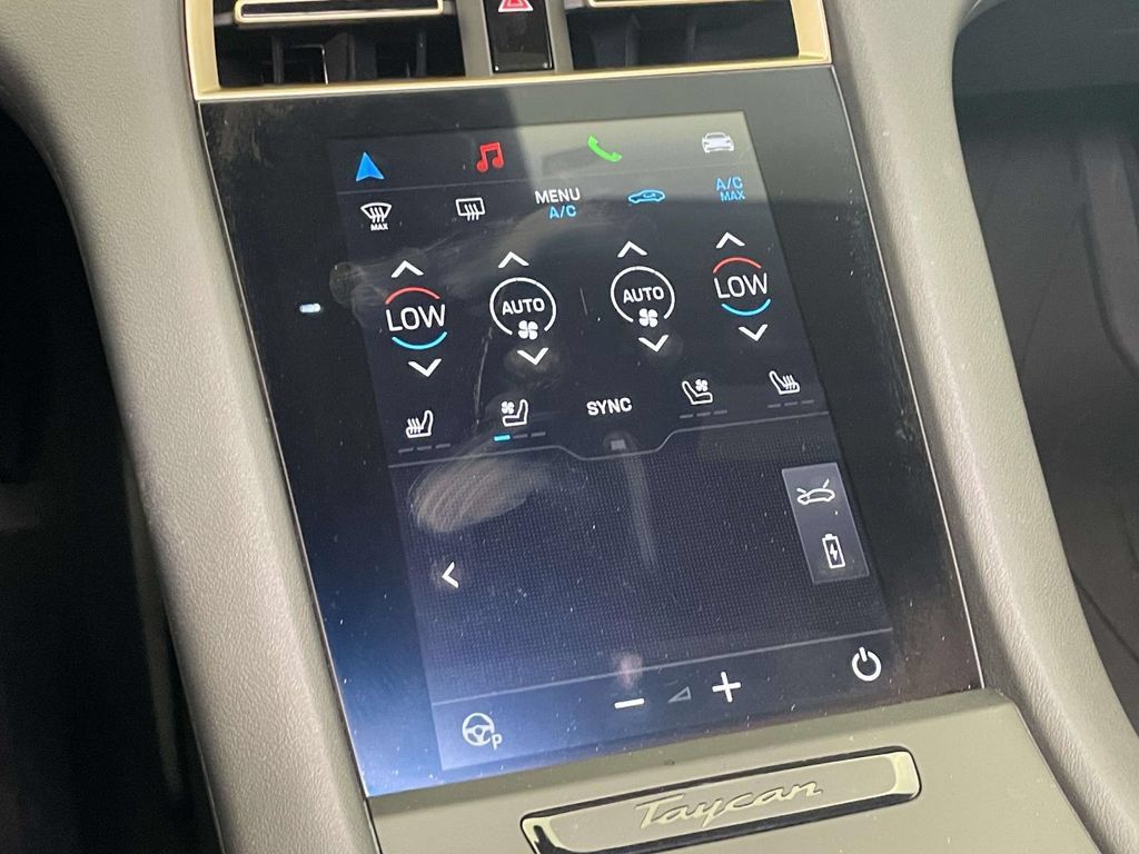 Certified 2025 Porsche Taycan 4S AWD/4WD image 33