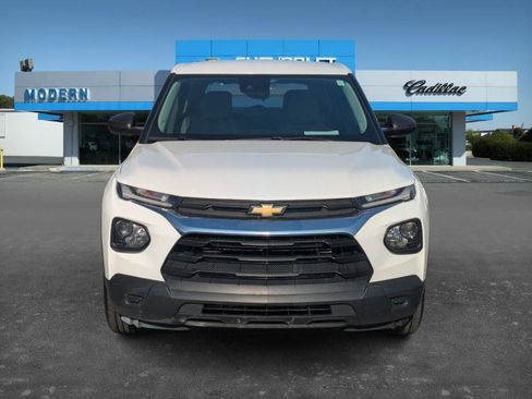 Used 2022 Chevrolet TrailBlazer LS image 2
